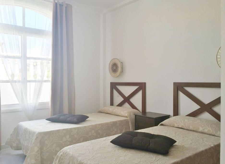 Lovely Villa - Pool Front, Private Roof Terrace, Wifi Fiber Optic คอร์ราเลโฮ ภายนอก รูปภาพ